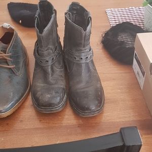 Boots size 8
